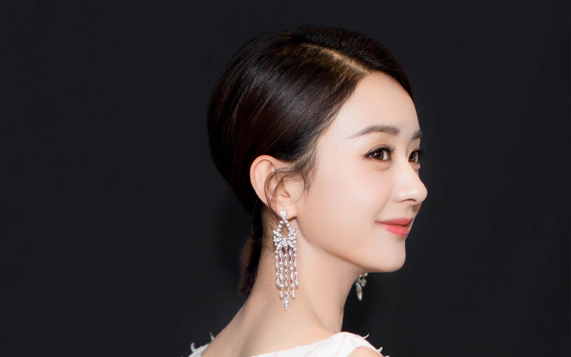 米兰体育APP-掩护战术中节奏偏移是否能制造位置交换机会